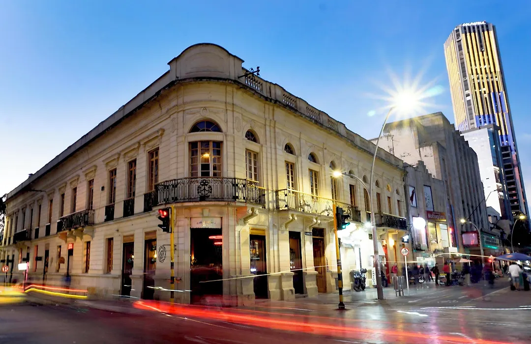 Colonia Suites 722-1
